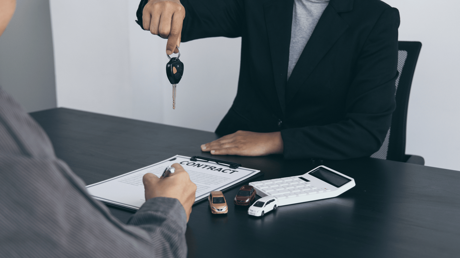 Top 10 Tips Before Renting a Car in Dubai